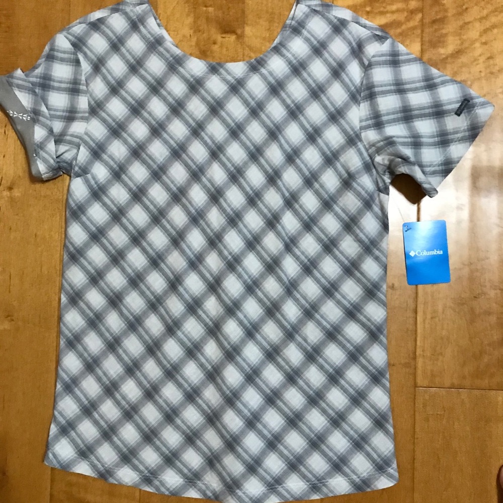 COLUMBIA Tee